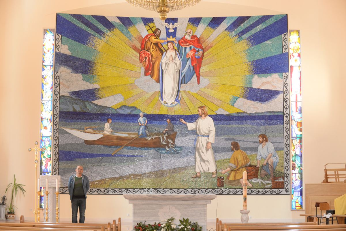 Altar mosaic at Queen of Heaven and Earth Catholic Church, Ploce, Croatia, photo 1