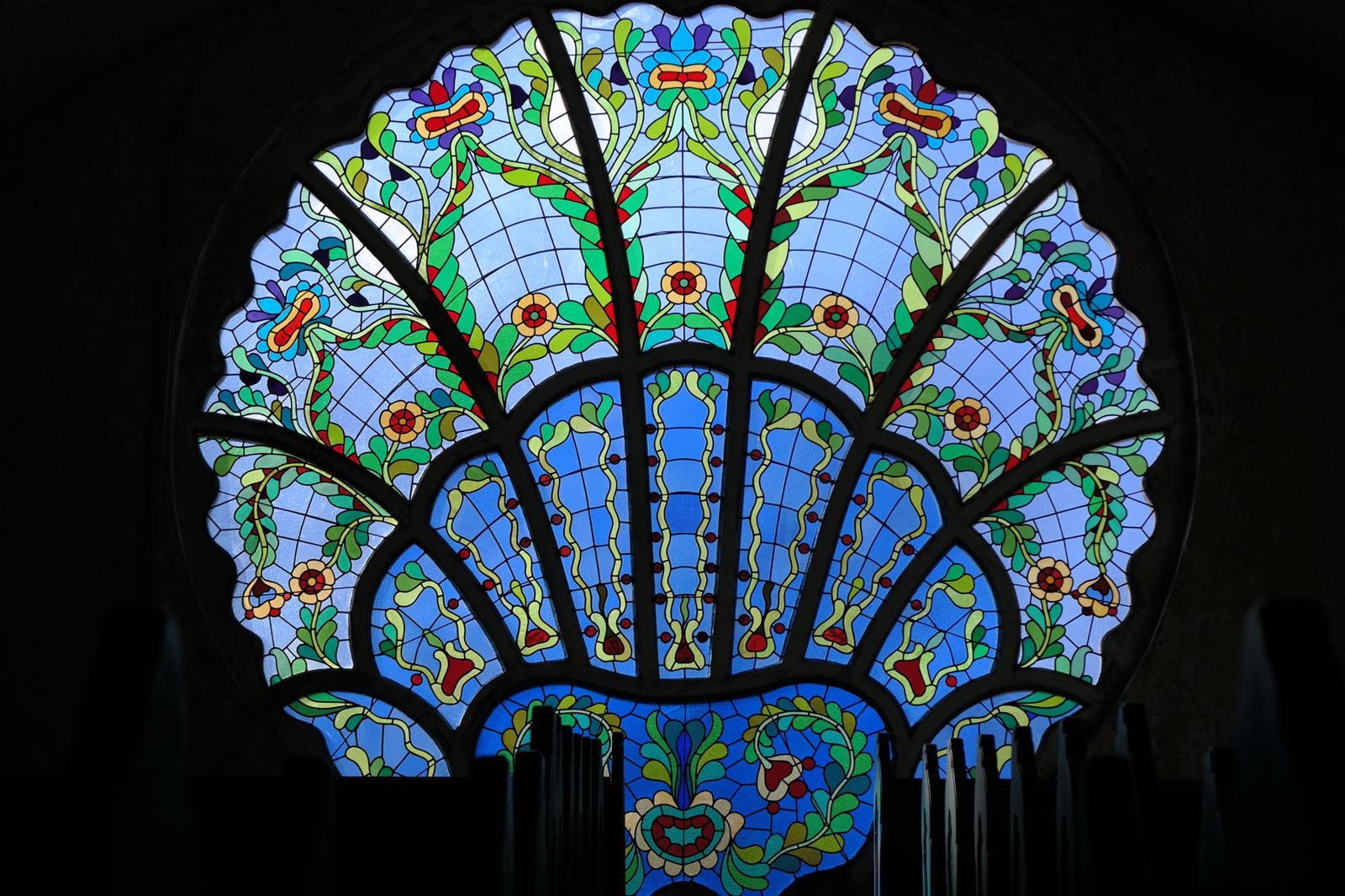 Stained glass restoration at the Jewish Synagogue in Subotica, Serbia, image 2