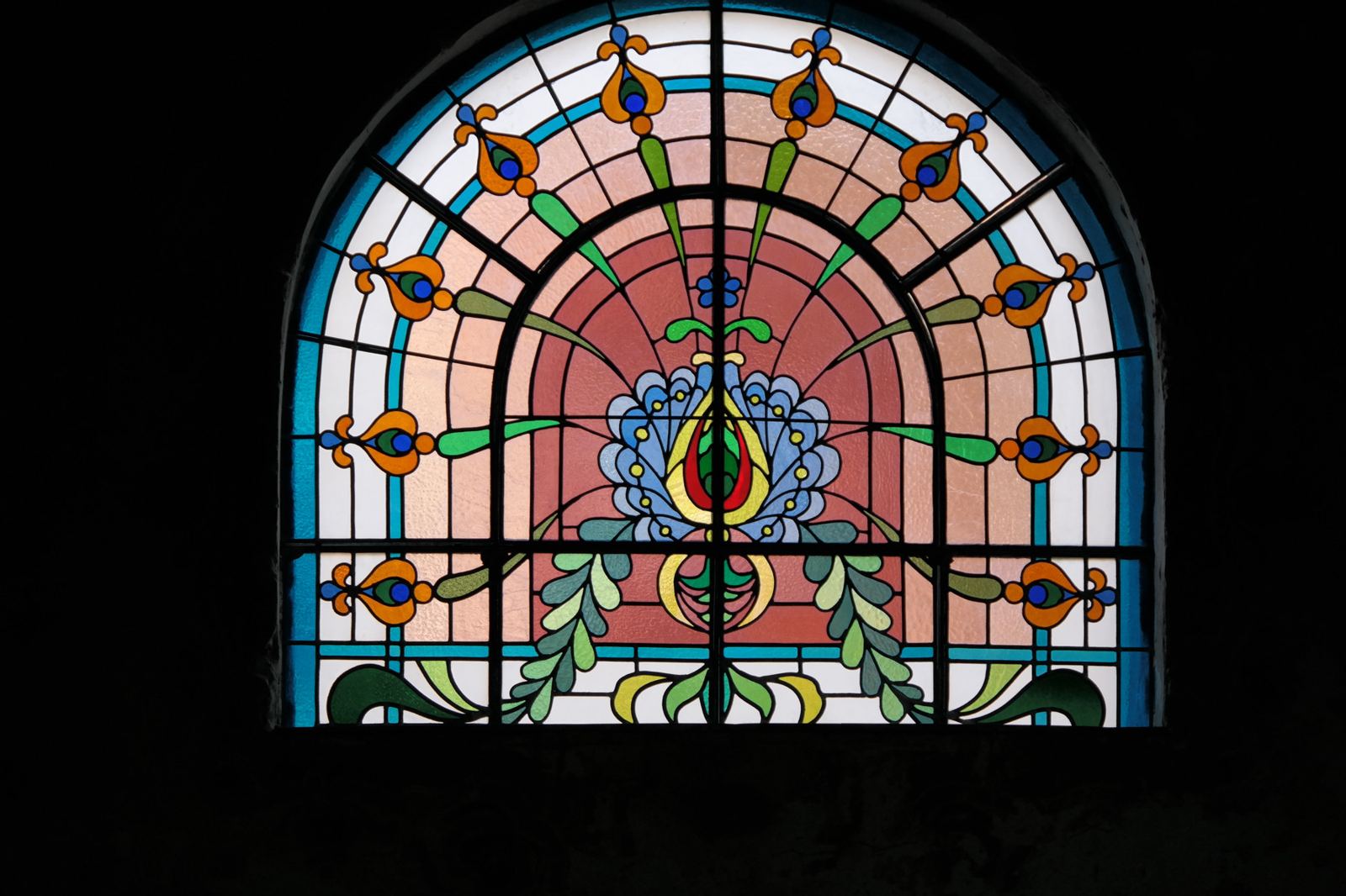Stained glass restoration at the Jewish Synagogue in Subotica, Serbia, image 5