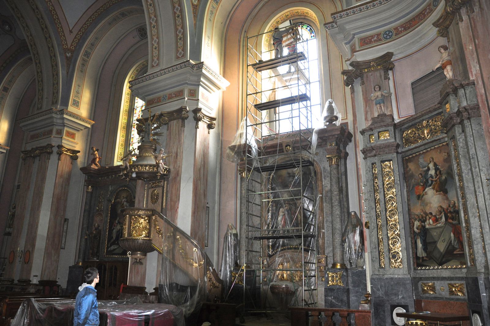 Stained glass at the Cathedral of Saint Teresa of Ávila in Subotica, photo 14